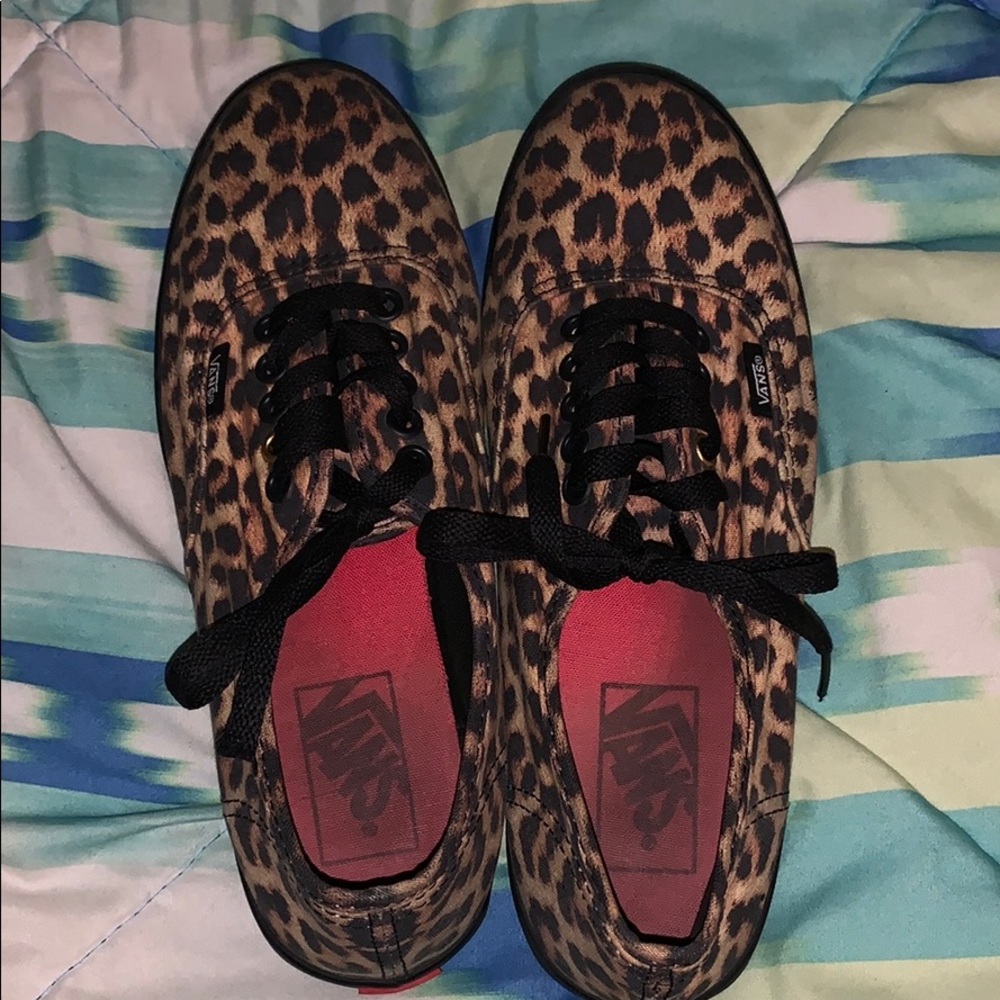 leopard vans
